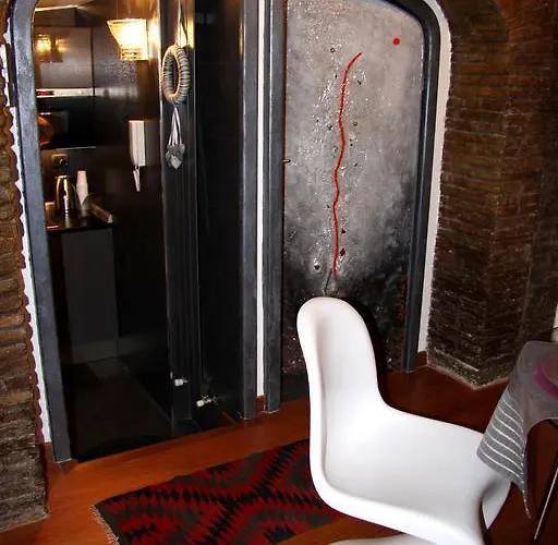 Domus31 - Luxury House In Trastevere * Рим